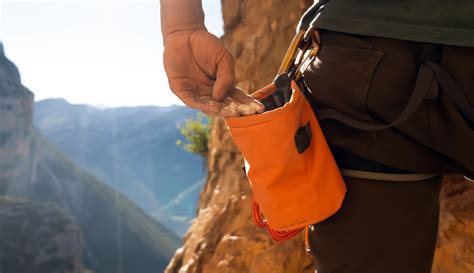 best rock climbing chalk bag.